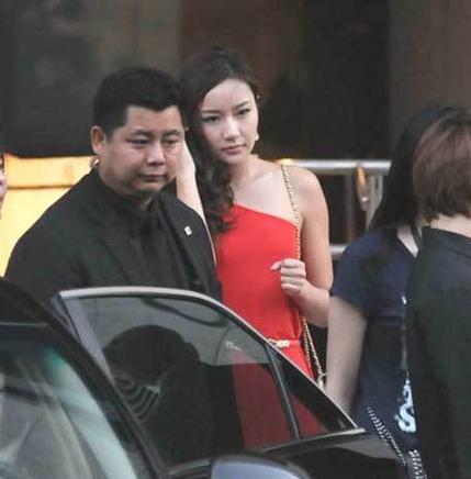 揭嫁得好的二三線女星 “可云”家別墅帶瀑布