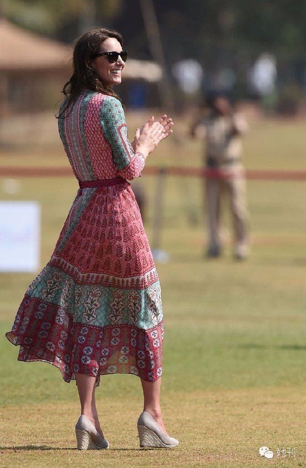她貴比英女王，卻穿幾百塊的衣服美翻東南亞！