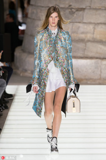 2018年時(shí)尚界刮起“中國風(fēng)”（組圖）