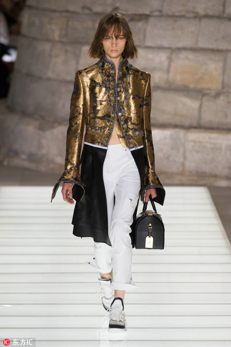 2018年時(shí)尚界刮起“中國風(fēng)”（組圖）